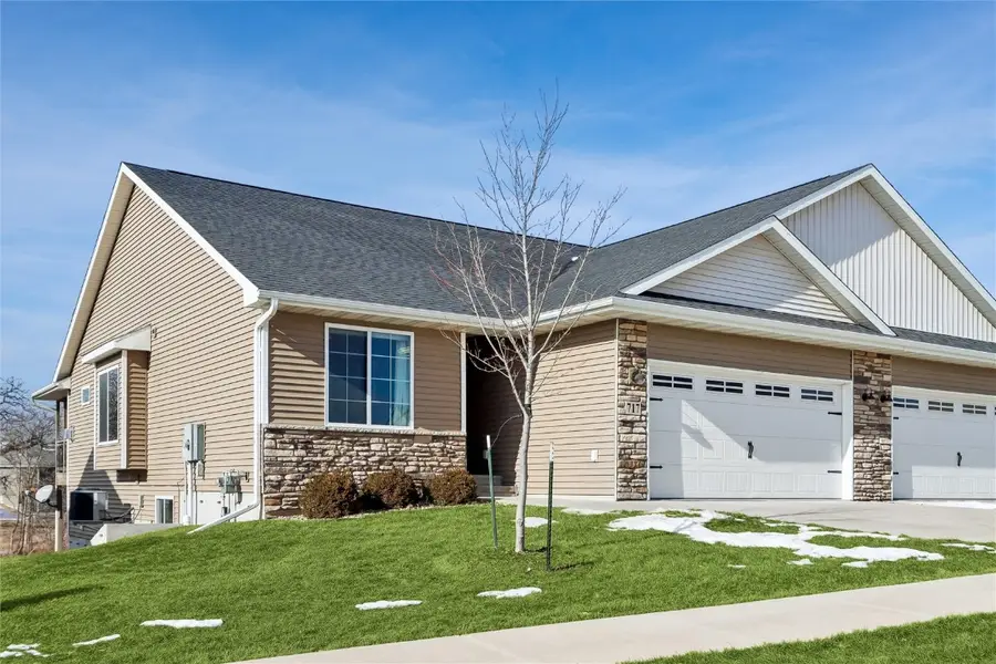 717 Hillside Drive, Tiffin, IA 52340 - Image #2