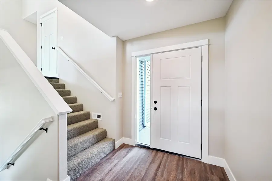 1382 Foxtail Drive, Fairfax, IA 52228 - Image #3