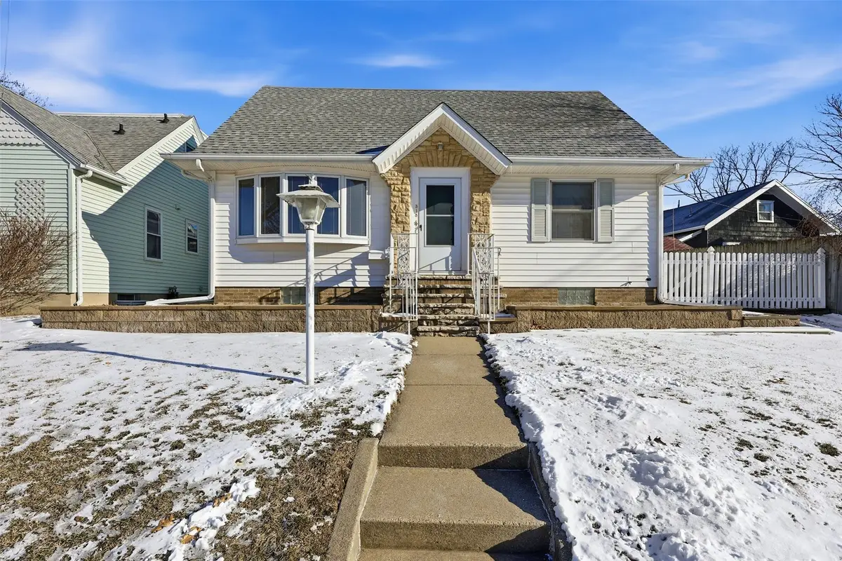 318 22nd Street Ne, Cedar Rapids, IA 52402 - Image #1
