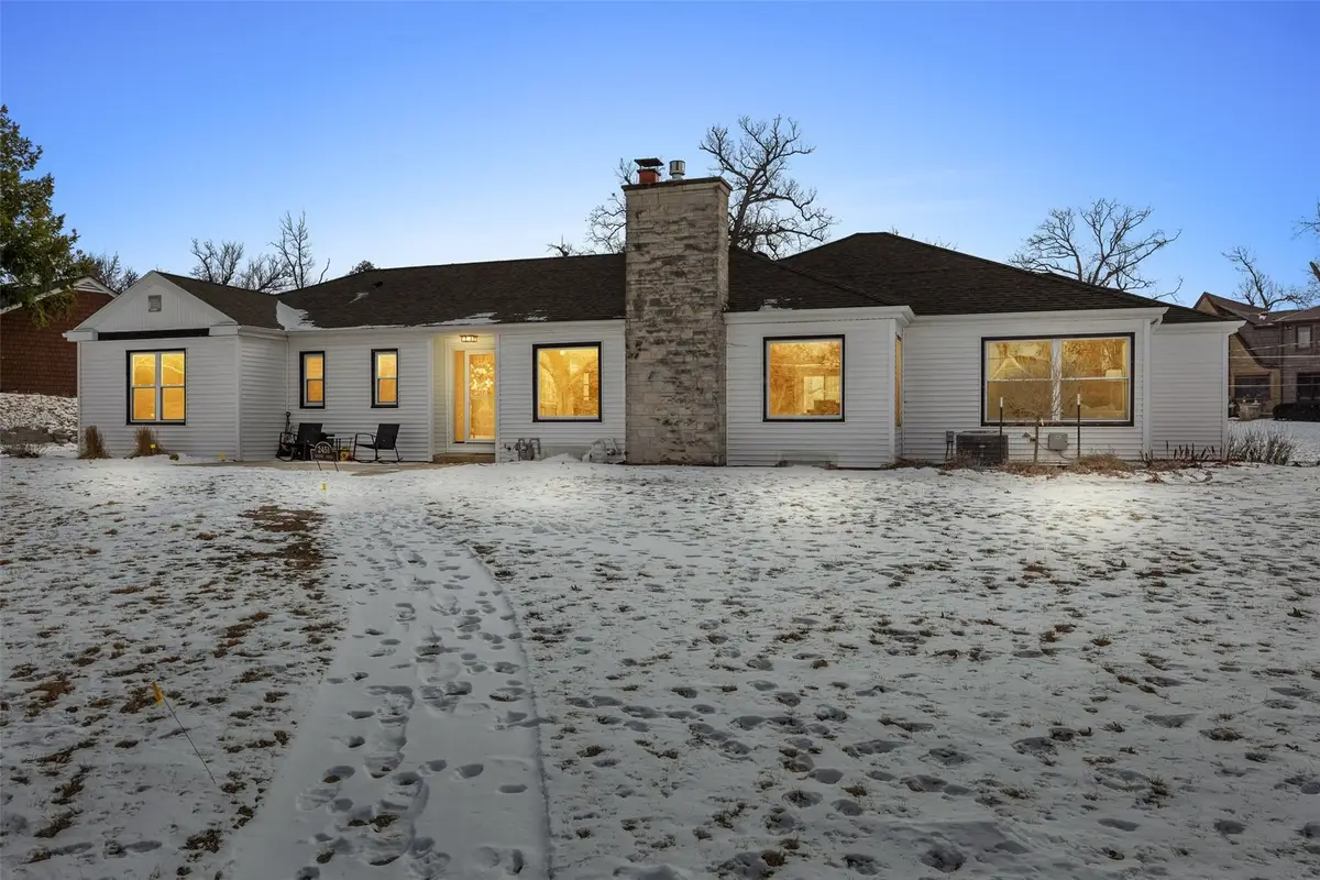 2451 Grande Avenue Se, Cedar Rapids, IA 52403 - Image #1