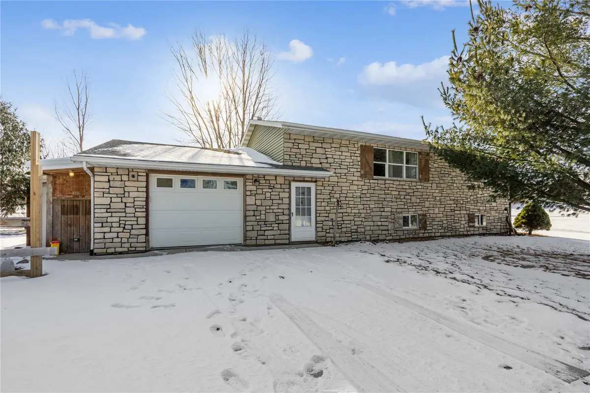 2866 60th Street, Vinton, IA 52349 - #1