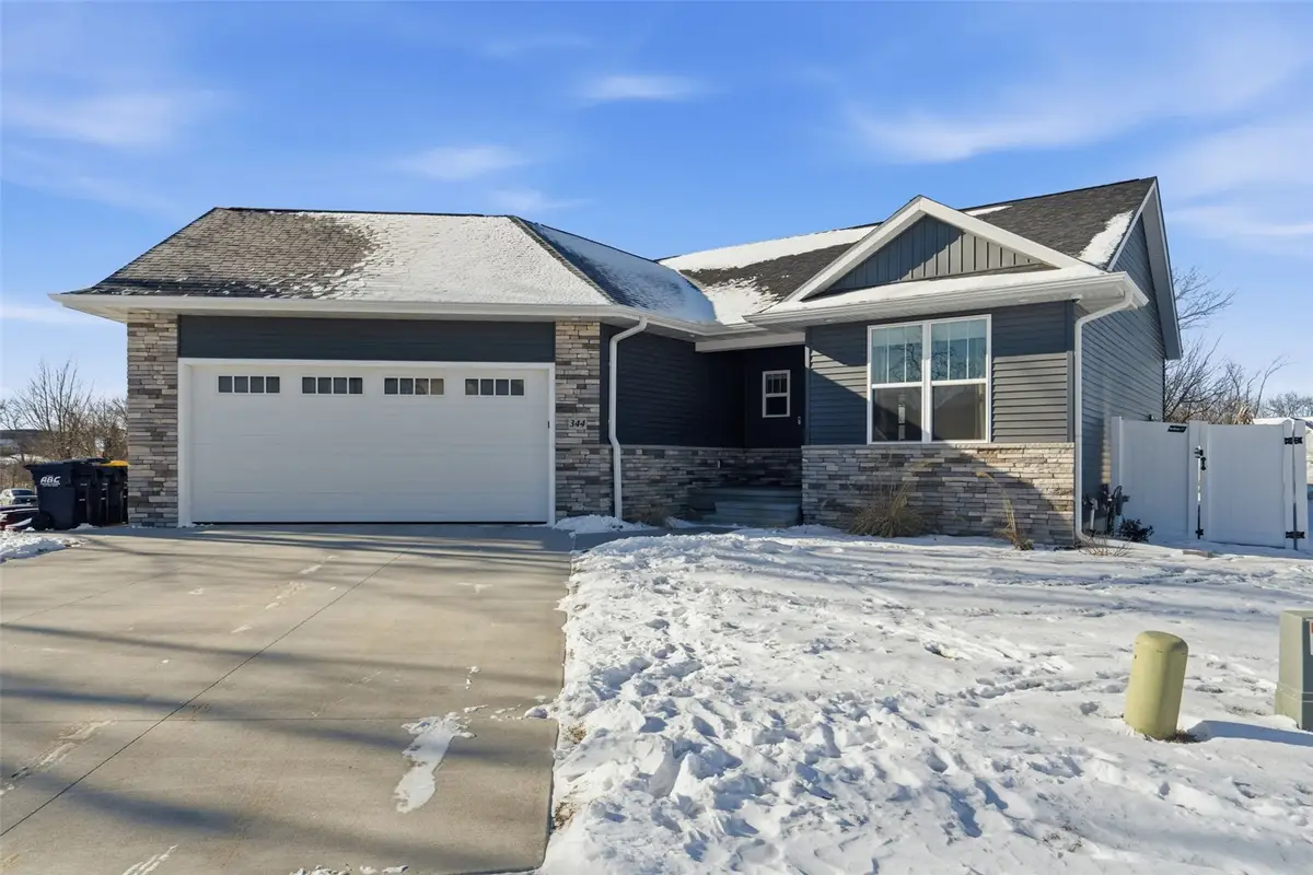 344 Worthington Court, Hiawatha, IA 52233 - Image #1