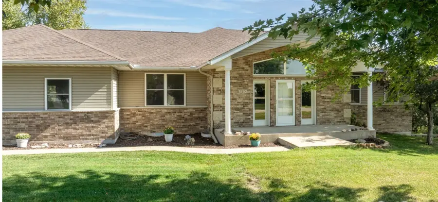 1253 Hillview Court Ne, Swisher, IA 52338 - Image #3