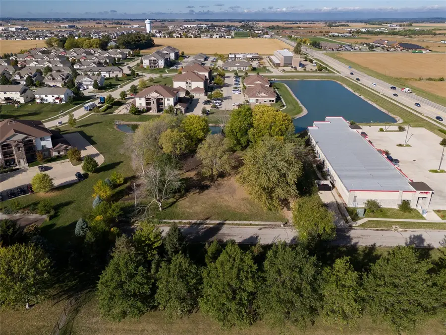 555 Country Ln, North Liberty, IA 52317 - #3