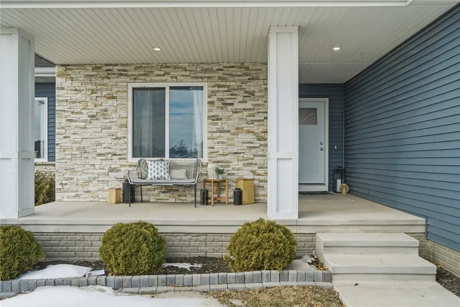 1389 Cardinal Drive, Fairfax, IA 52228 - #3