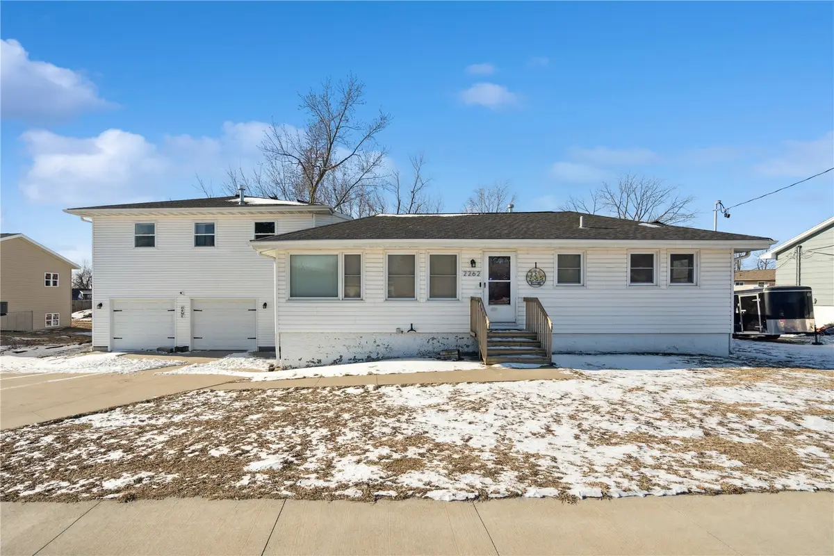2262 C Street Sw, Cedar Rapids, IA 52404 - Image #1