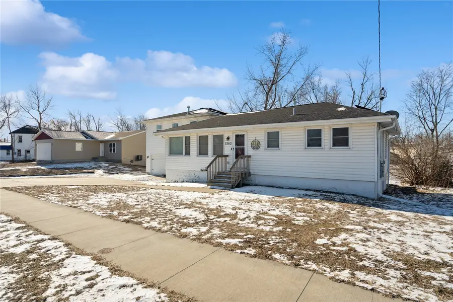 2262 C Street Sw, Cedar Rapids, IA 52404 - Image #2
