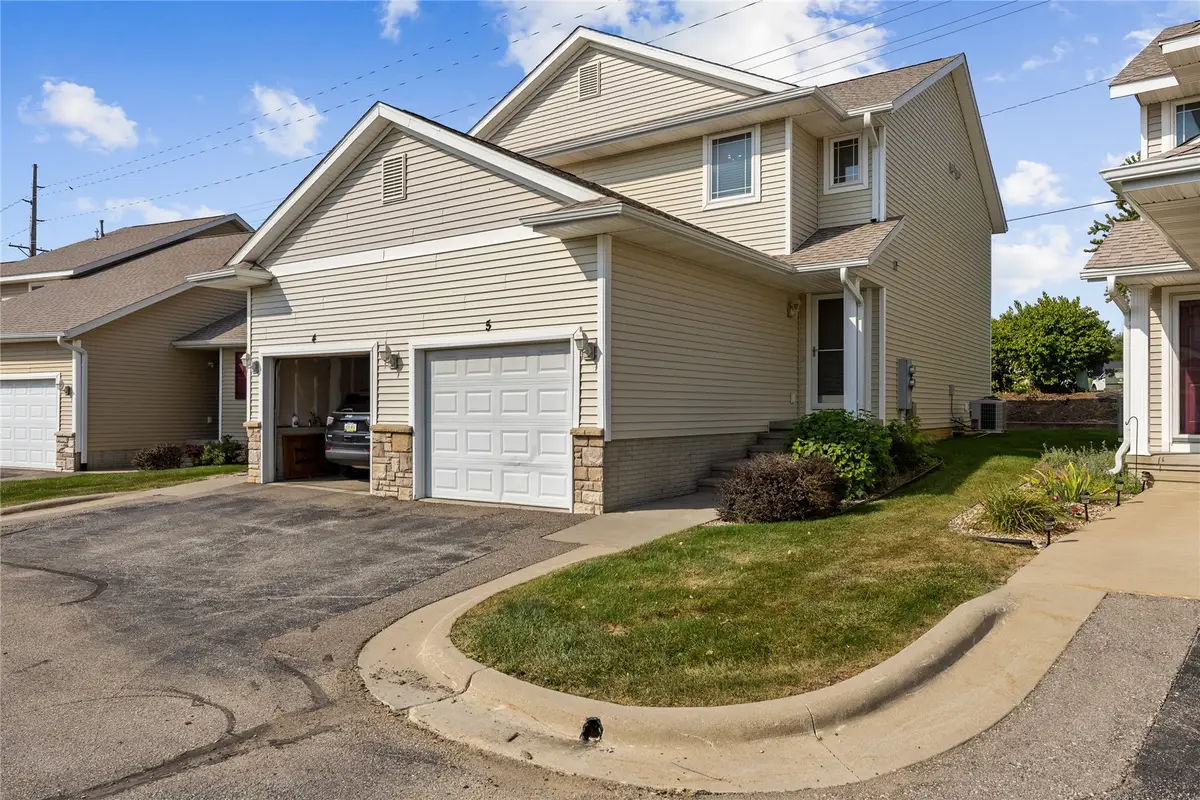 1472 Tower Lane #5, Cedar Rapids, IA 52402 - Image #1