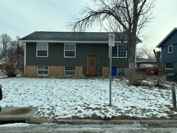 3305 Dunham Drive Sw, Cedar Rapids, IA 52404