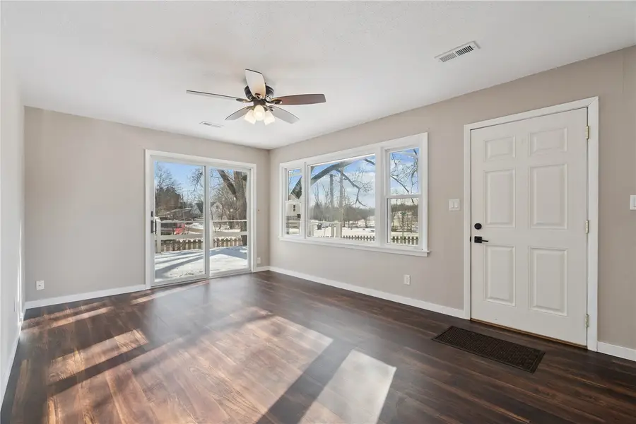 105 4th Street Sw, Swisher, IA 52338 - Image #3