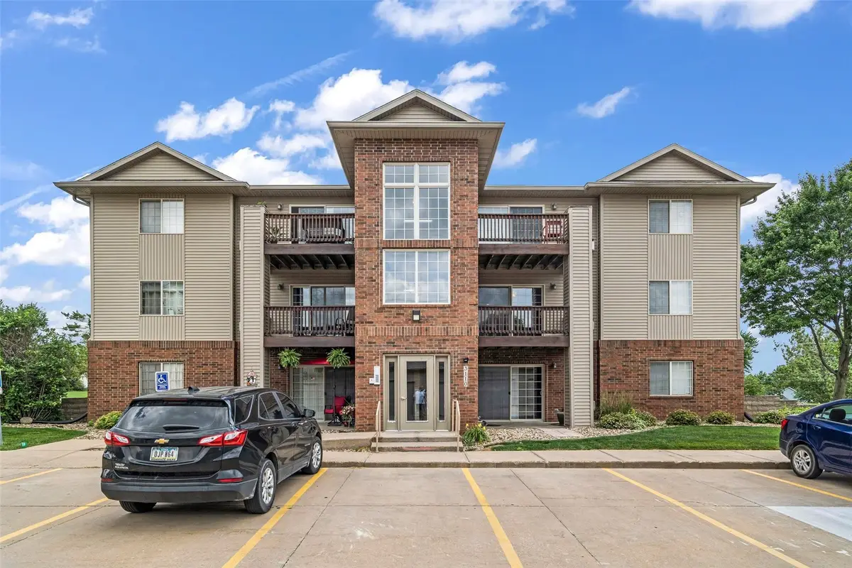 3110 Wilson Avenue Sw #11, Cedar Rapids, IA 52404 - Image #1