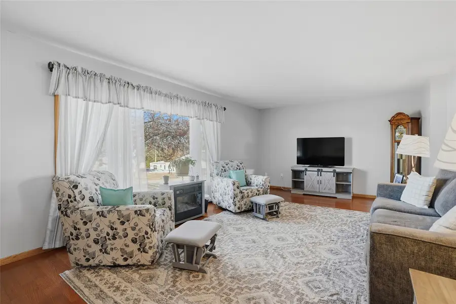 307 Prospect Street Nw, Blairstown, IA 52209 - #2