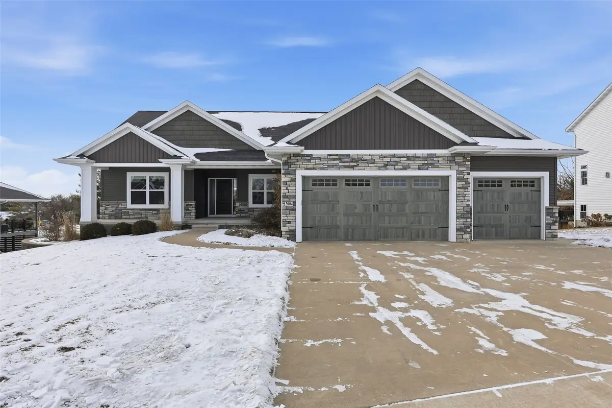 3004 Forrest Meadow Lane, Hiawatha, IA 52233 - Image #1