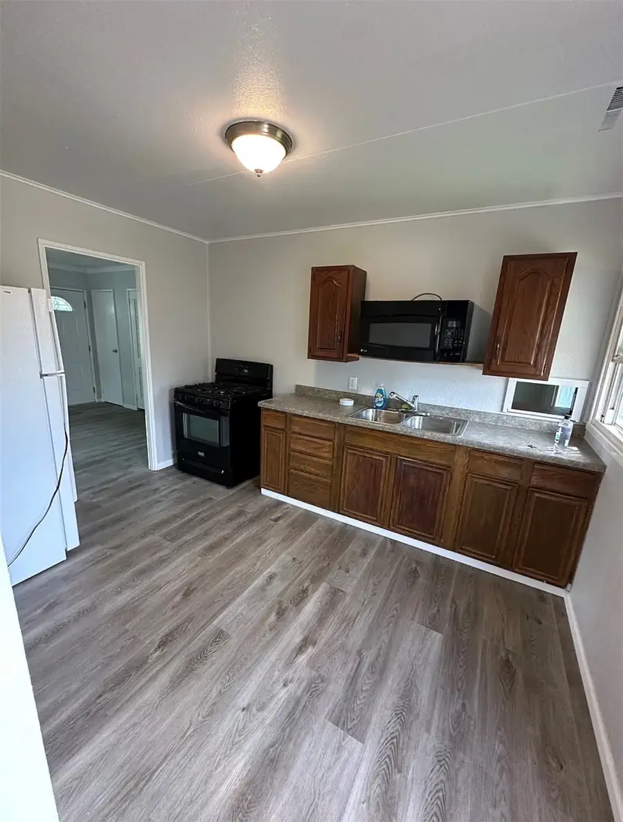 2430 Linwood Street Sw, Cedar Rapids, IA 52404 - Image #2