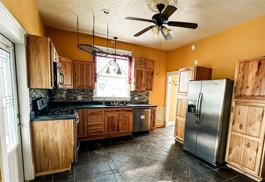 105 N Ash Street, Stanwood, IA 52337 - #2