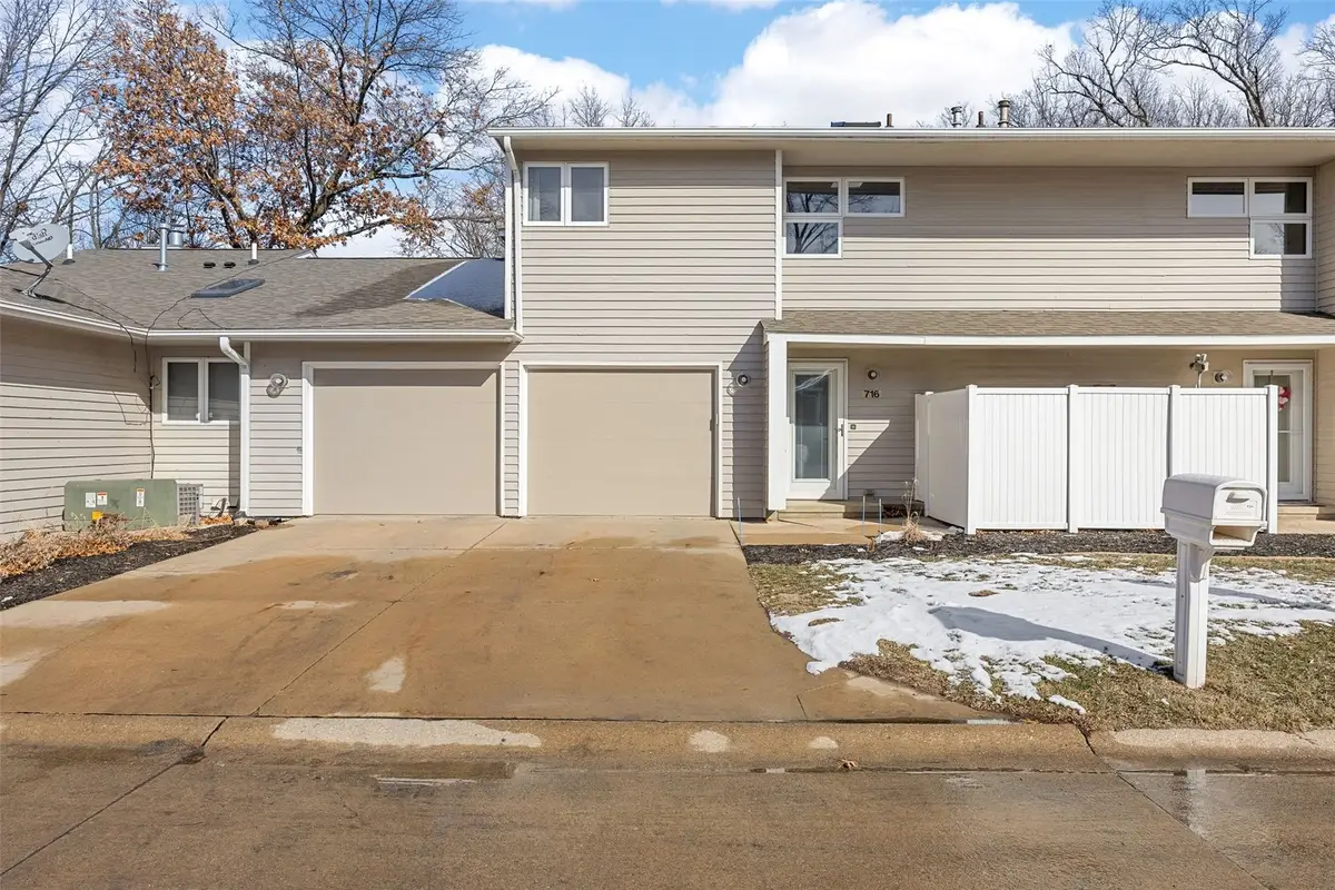 716 East Post Court Se, Cedar Rapids, IA 52403 - Image #1