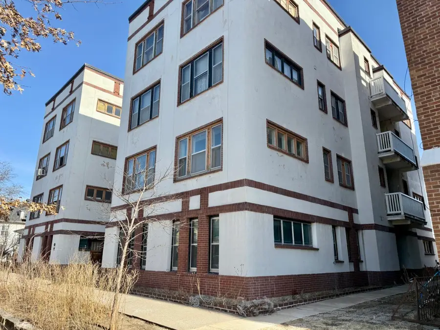 228 S Summit Street #B-1, Iowa City, IA 52240 - #2