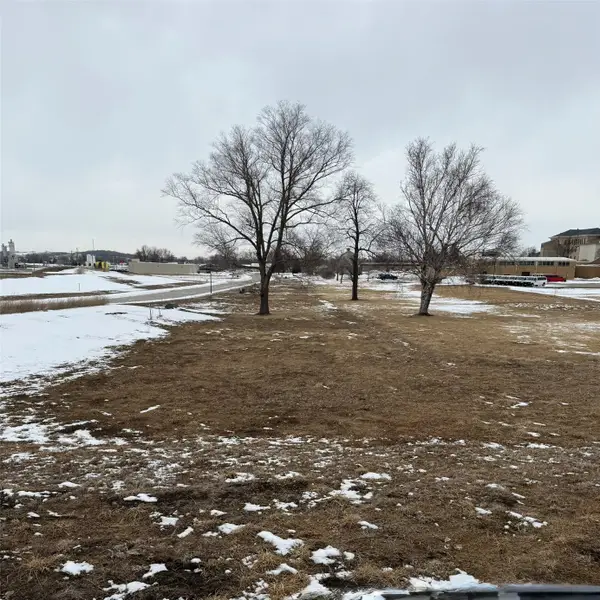 1009 W 13th Street, Vinton, IA 52349