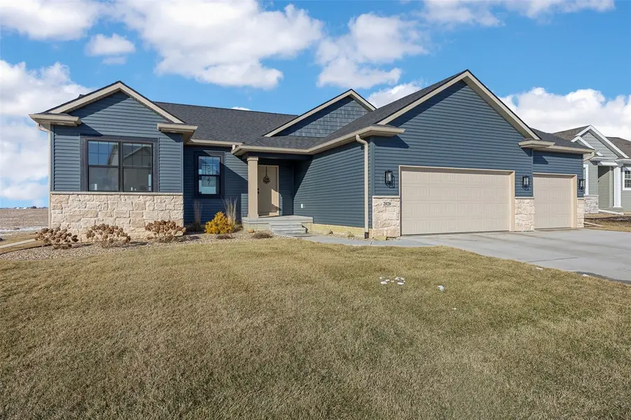 2028 Royal Oak Ridge Road, Marion, IA 52302 - #2