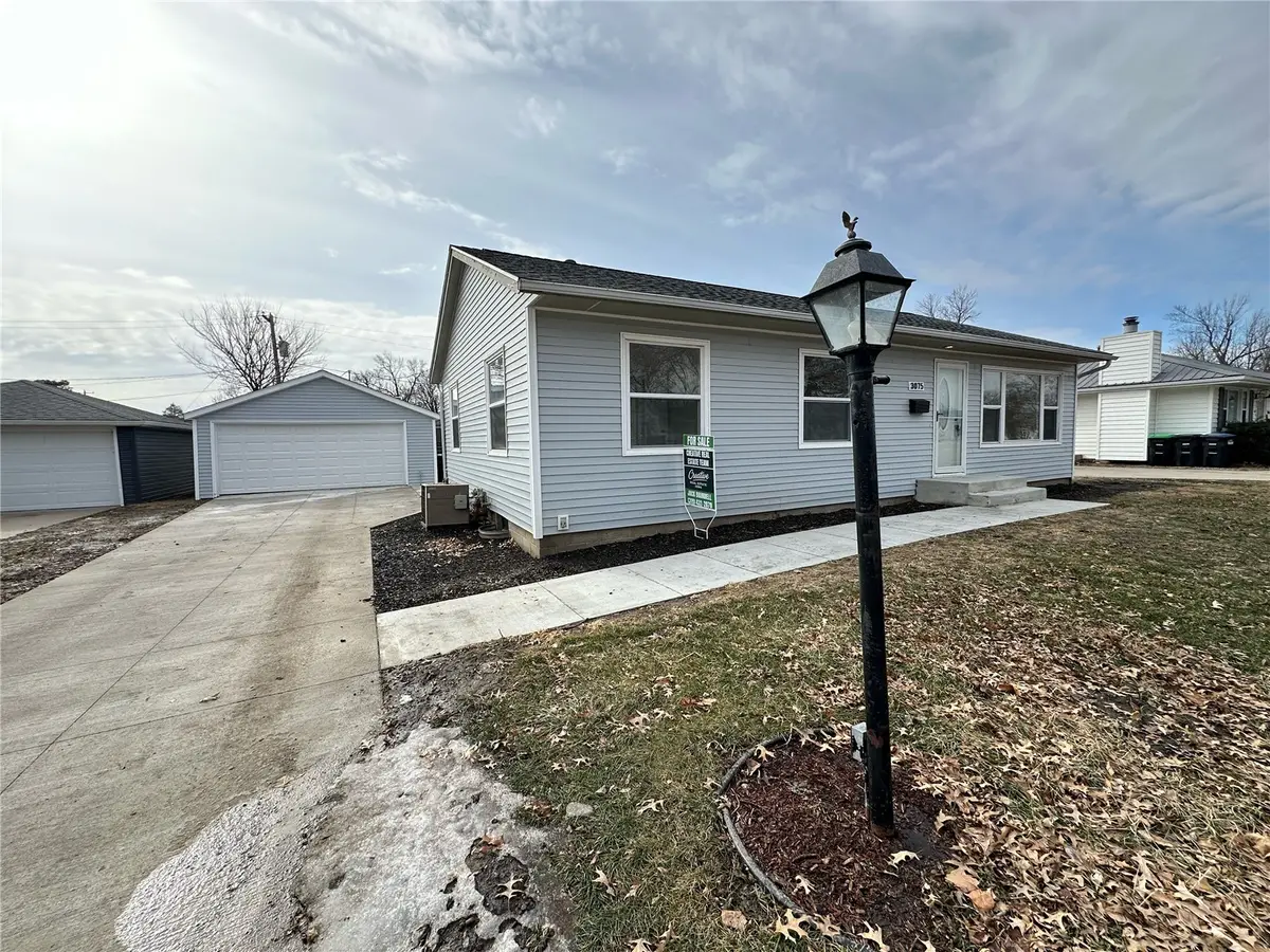 3075 14th Avenue, Marion, IA 52302 - #1