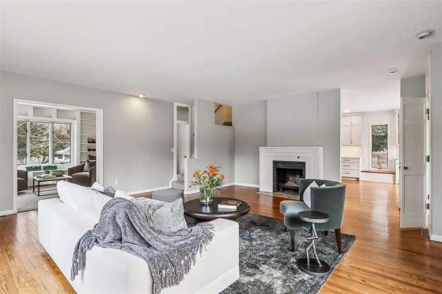 319 Hutchinson Ae, Iowa City, IA 52246 - #3