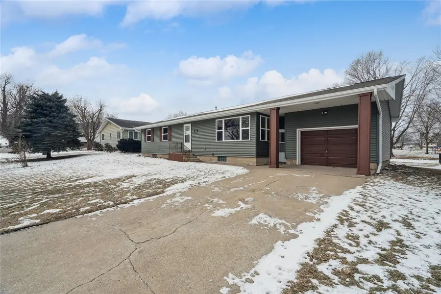 301 2nd Ave, Keystone, IA 52249 - #2