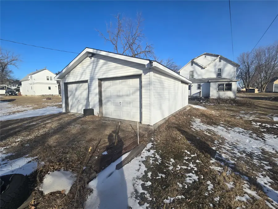 723 East Street, Grinnell, IA 50112 - #3