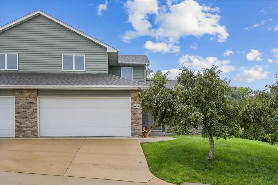 664 J Ave Ne #A, Cedar Rapids, IA 52402 - #2