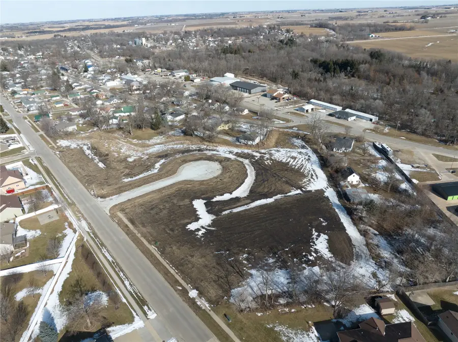 212 Main Street S, Center Point, IA 52213 - Image #2