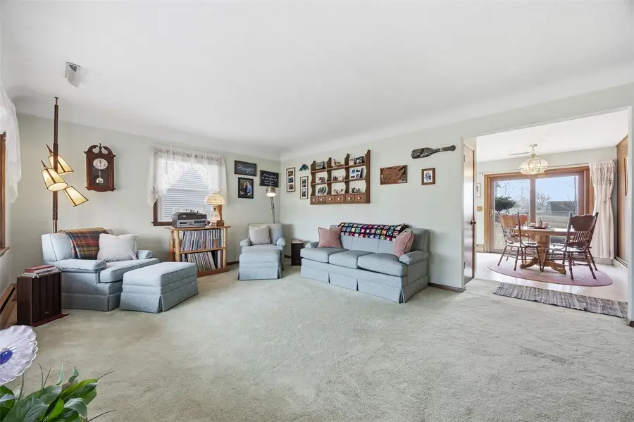 2461 Teresa Dr Sw, Cedar Rapids, IA 52404 - Image #3