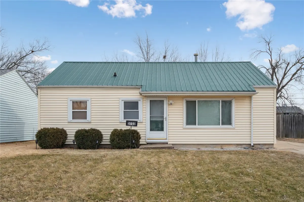 3723 Kencrest Drive, Cedar Rapids, IA 52402 - Image #1
