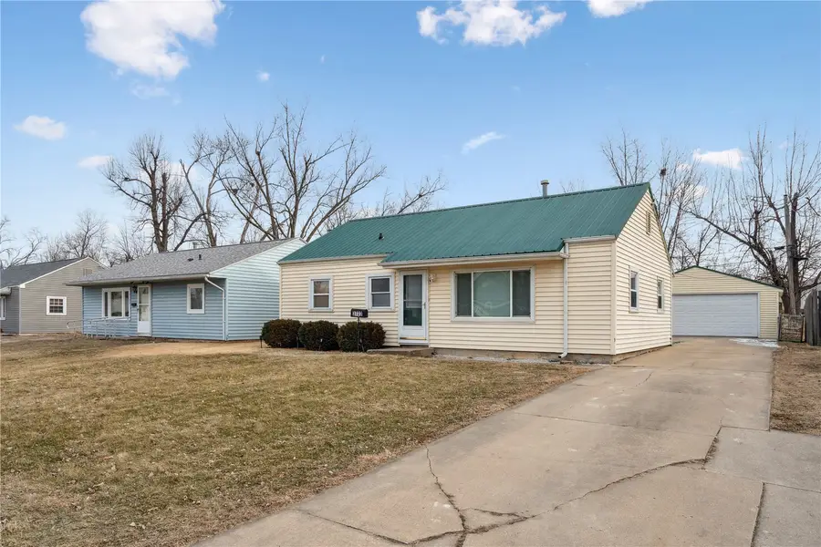 3723 Kencrest Drive, Cedar Rapids, IA 52402 - Image #2