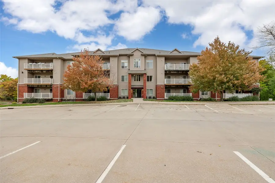 470 N 1st Avenue #203, Iowa City, IA 52245 - #3