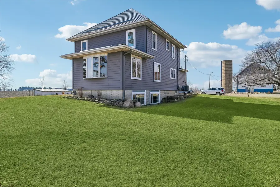 3281 Quasqueton Avenue, Walker, IA 52352 - #2