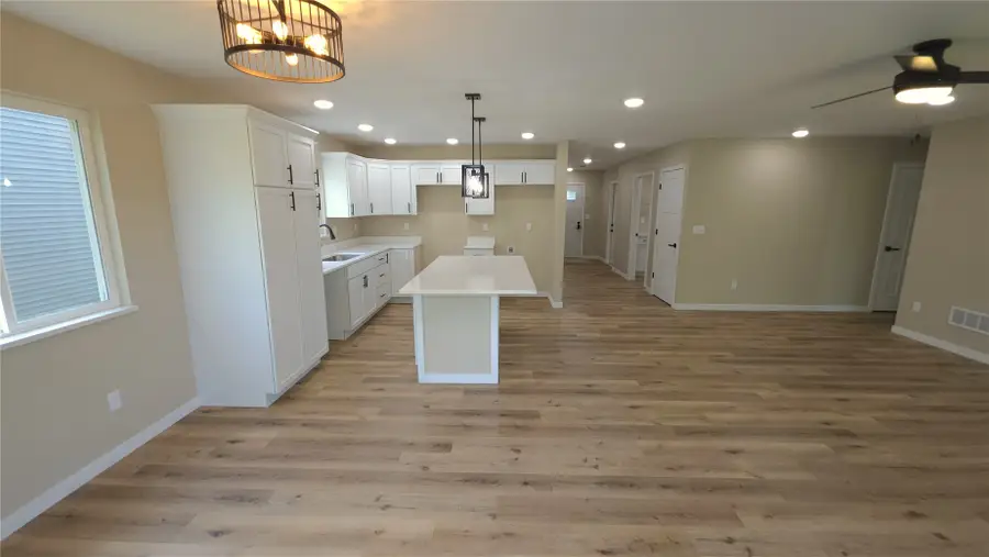 1409 13th Avenue, Belle Plaine, IA 52208 - #3