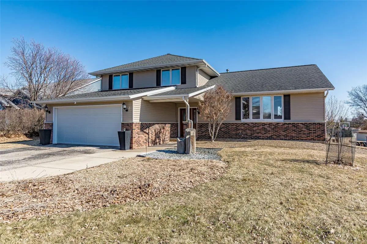 3905 Shady Oak Drive, Marion, IA 52302 - #1