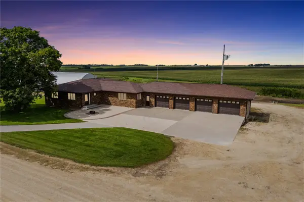 1693 265th Avenue, Earlville, IA 52041