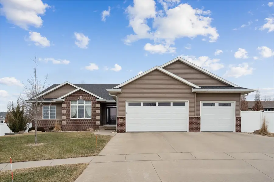 426 Wildflower Circle, Fairfax, IA 52228 - #2
