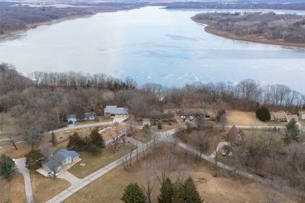 1896 Sunset Drive Ne, Solon, IA 52333