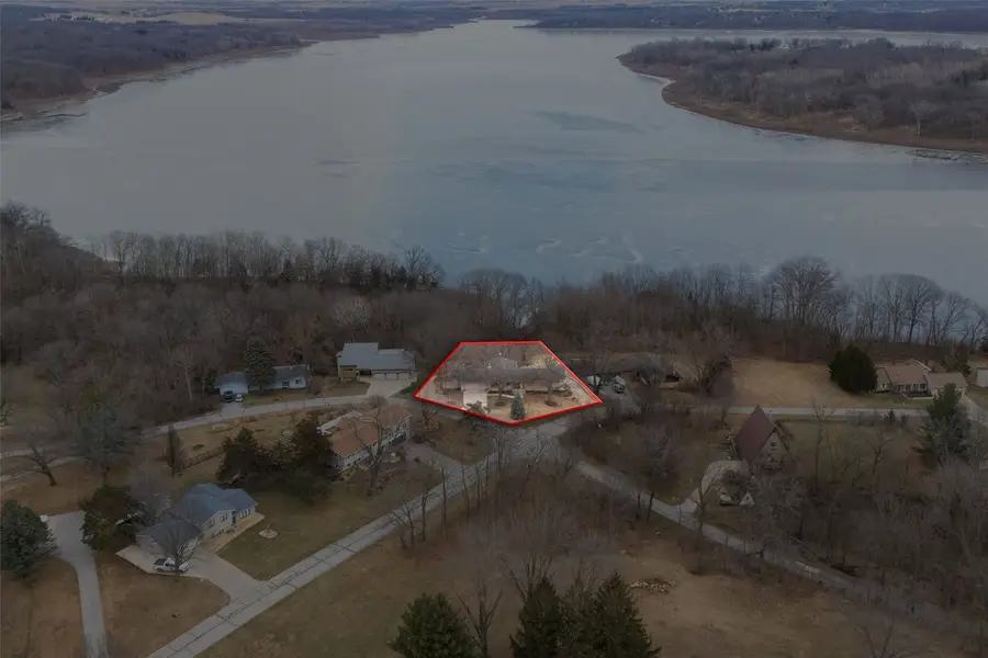 1896 Sunset Drive Ne, Solon, IA 52333 - #3