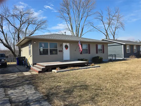 456 Mayberry Drive Nw, Cedar Rapids, IA 52405