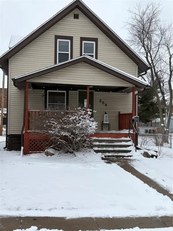 308 34th Street Ne, Cedar Rapids, IA 52402