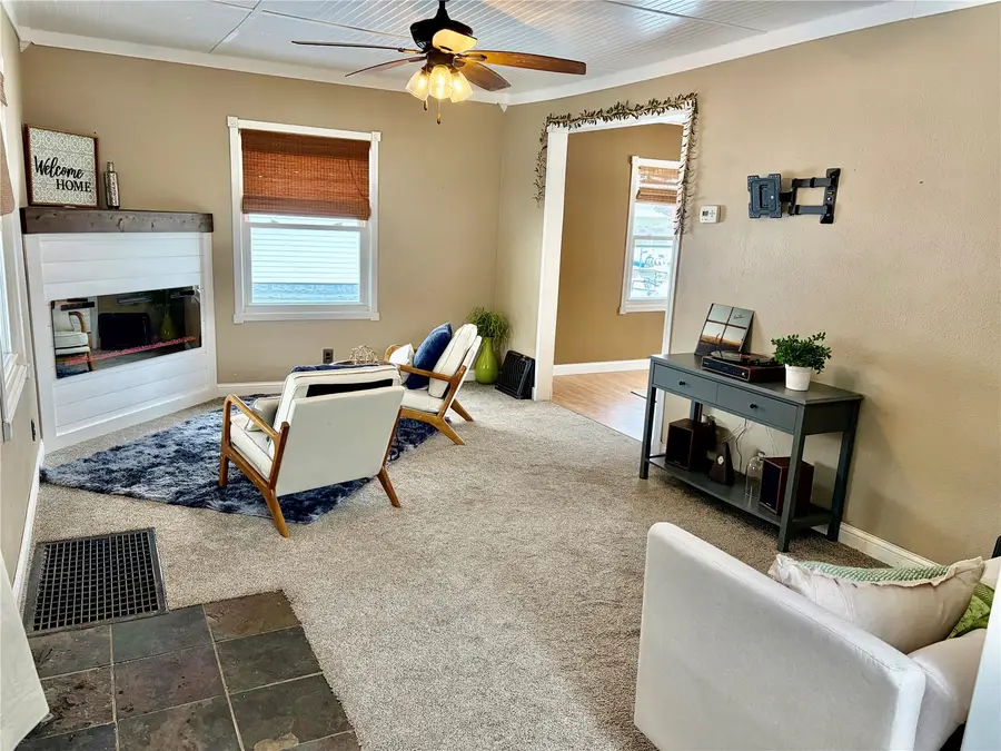 308 34th Street Ne, Cedar Rapids, IA 52402 - #3