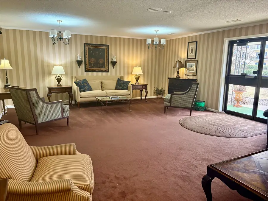 130 Thompson Drive Se #308, Cedar Rapids, IA 52403 - #2