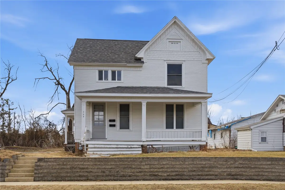 535 8th Avenue, Marion, IA 52302 - #1