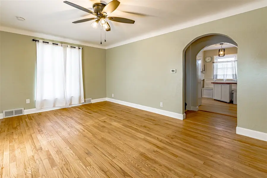 214 Main Street, Center Point, IA 52213 - #3