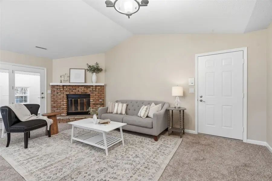 3801 Lexington Drive Ne #D, Cedar Rapids, IA 52404 - #3