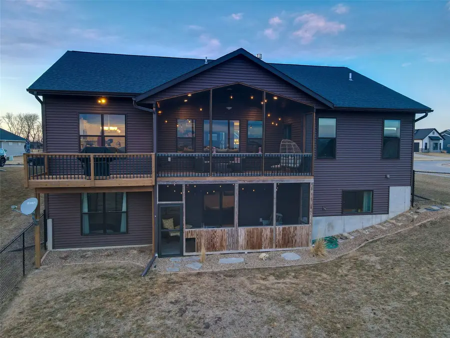 1804 Green Oak Pass, Tiffin, IA 52340 - #2