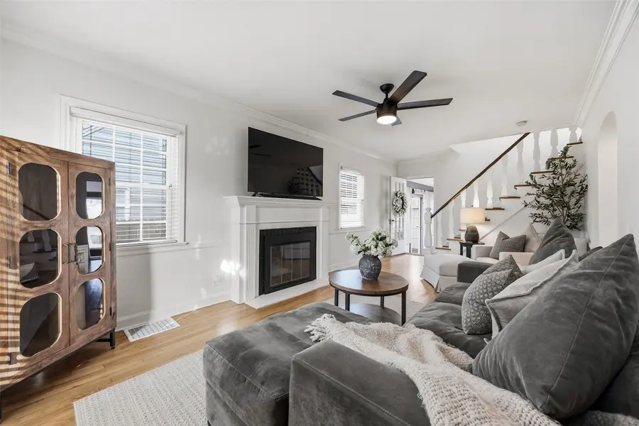 152 37th Street Ne, Cedar Rapids, IA 52402 - #3