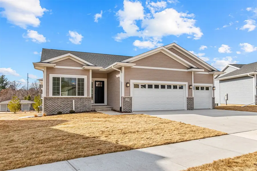 260 Pine Grove Lane, Iowa City, IA 52246 - #2